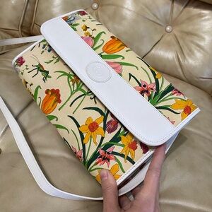 NEAR PERFECT! Gucci Large Vintage Flora Shoulder Bag Floral Print Canvas